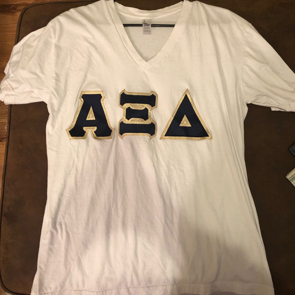 Size L Alpha Xi Delta stitched letters